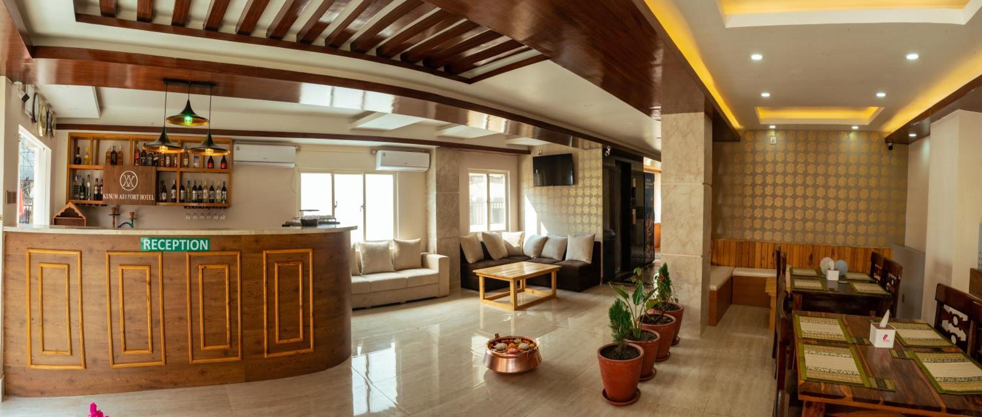 Kusum Airport Hotel Kathmandu Bagian luar foto