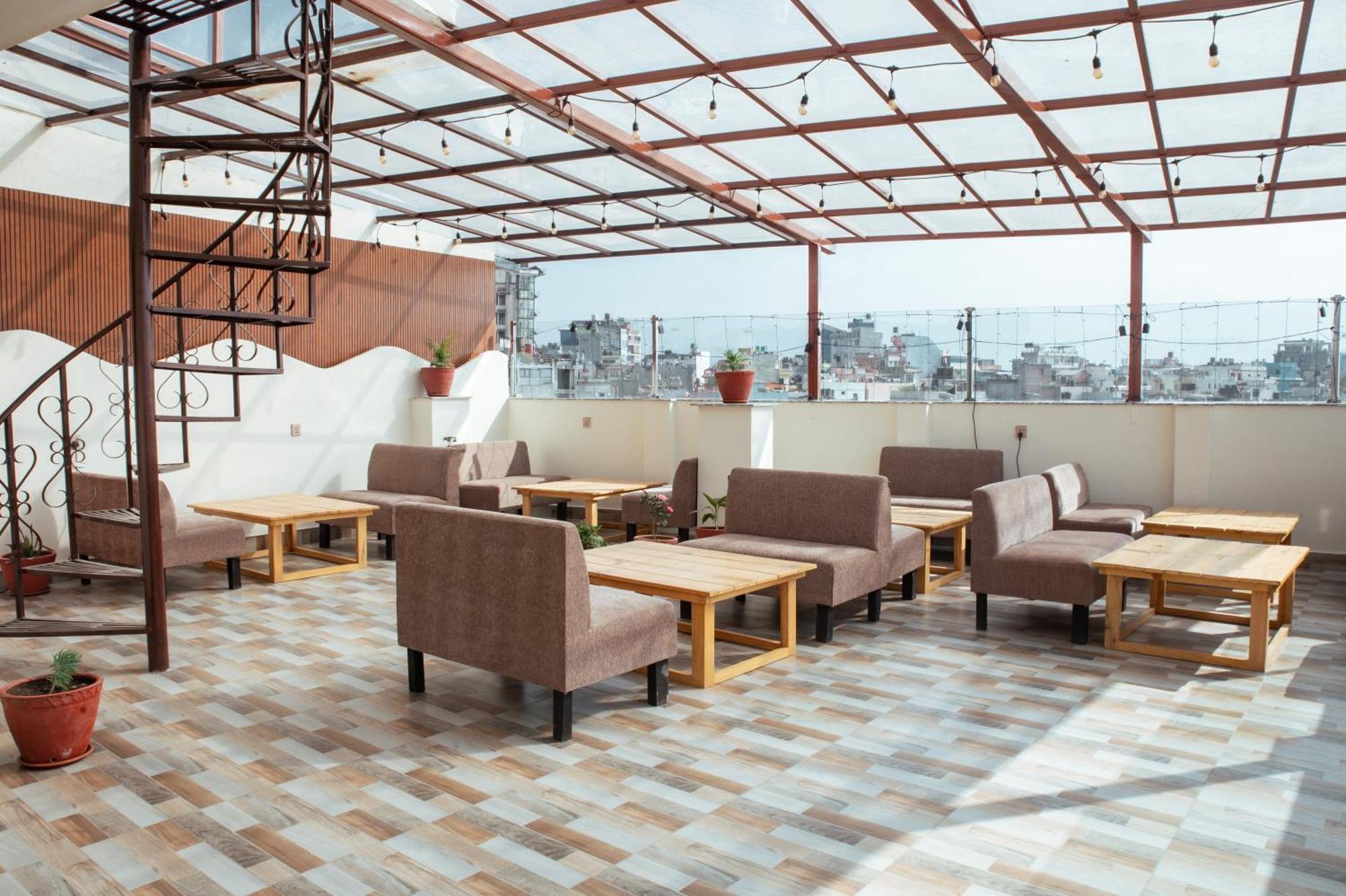Kusum Airport Hotel Kathmandu Bagian luar foto